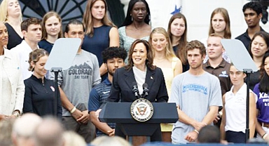  استطلاع وول ستريت جورنال: هاريس تقلص الفجوة مع ترامب في السباق الرئاسي 