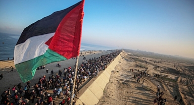 الفلسطينيون يعودون إلى غزة: إسرائيل تُفعّل وقف إطلاق النار