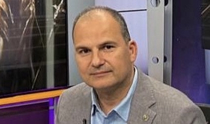 المحامي أيكوت يافوز: من مدرس لغات إلى محامٍ متميز في تركيا