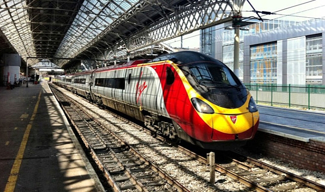 إنجلترا: هجوم بسكين على متن قطار يوقع عدة جرحى