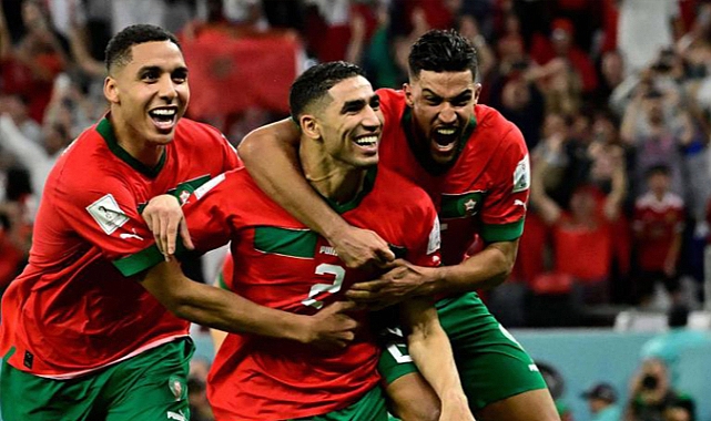 المغرب يصبح أول فريق عربي يصل إلى ربع نهائي كأس العالم