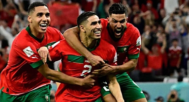 المغرب يصبح أول فريق عربي يصل إلى ربع نهائي كأس العالم