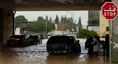 أمطار غزيرة تشلّ الحياة في تونس والجيش يشارك في عمليات الإنقاذ