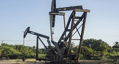 ترامب: فنزويلا ستنقل نفطًا بمليارات الدولارات إلى الولايات المتحدة